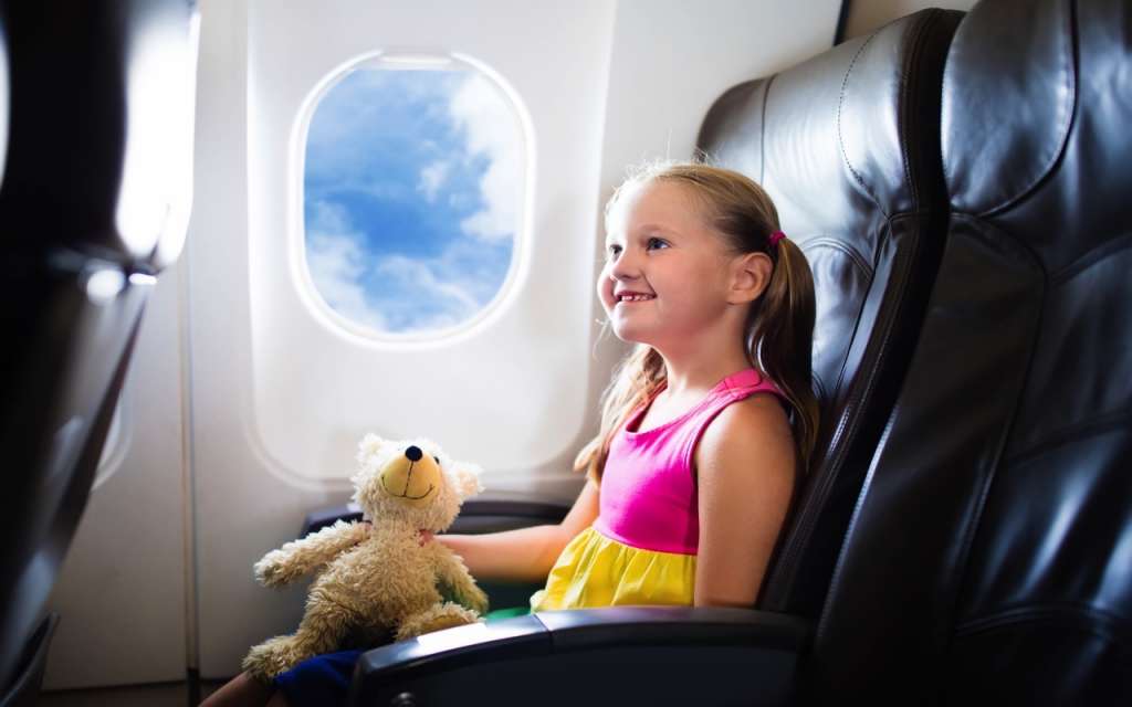 How to Entertain Kids on Long Haul Flights – Getaways with Kids